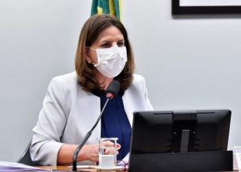 Comissão aprova proposta que destina ganhos cambiais do Banco Central para combate à pandemia