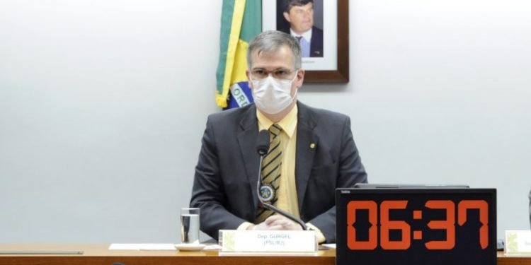 Comissão debate indução de idosos à contratação de empréstimos