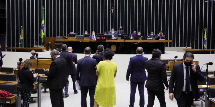 Deputados comentam nota conciliadora de Bolsonaro após protesto de caminhoneiros