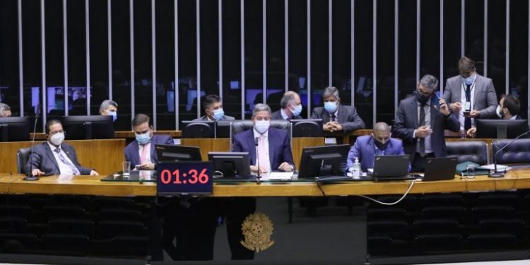 Votação do novo Código Eleitoral prosseguirá na semana que vem