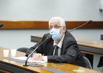 Comissão aprova proposta que autoriza o acúmulo de cargos na saúde por agentes comunitários