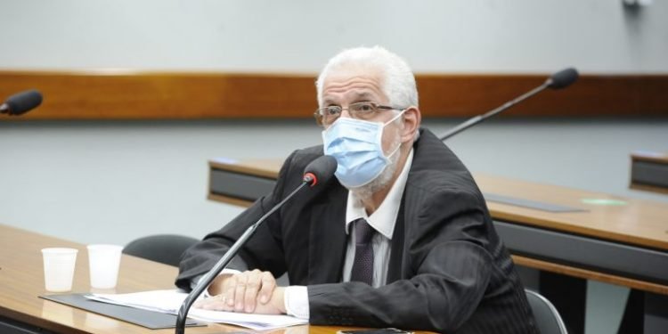 Comissão aprova proposta que autoriza o acúmulo de cargos na saúde por agentes comunitários