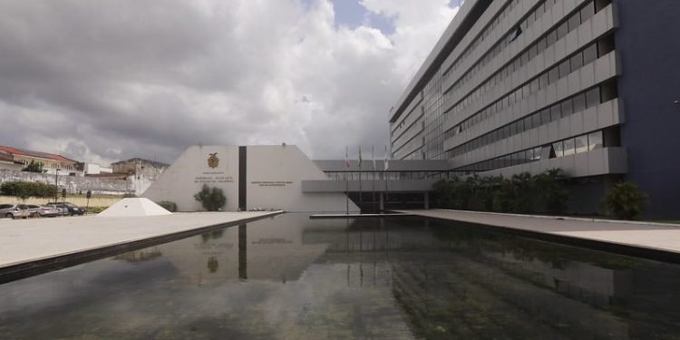 Deputados estaduais apresentam Projetos de Lei que beneficiam Servidores Públicos