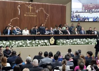 Presidente do TCE-AM participa de posse dos deputados estaduais