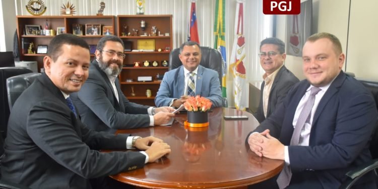 Procurador-Geral de Justiça recebe visita institucional do Prefeito de Manaus