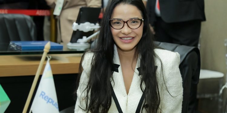 PL da deputada Dra. Mayara garante cirurgia para redução de mama na rede estadual de Saúde