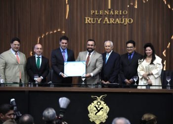 Empresário Marco Aurélio Bolognese recebe Título de Cidadão do Amazonas na Assembleia