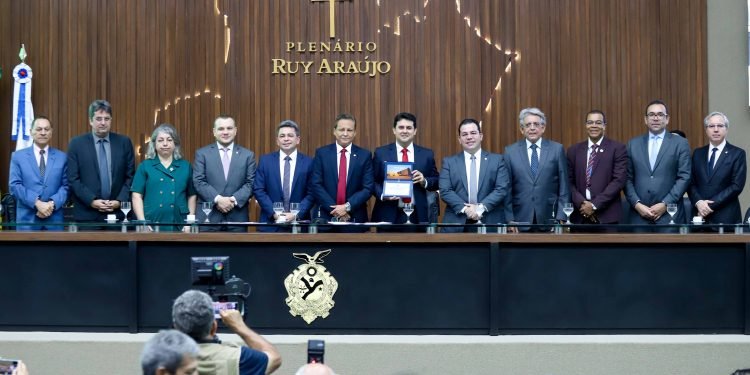 Suframa recebe homenagem do poder legislativo e preocupação com reforma tributária centraliza discurso dos parlamentares