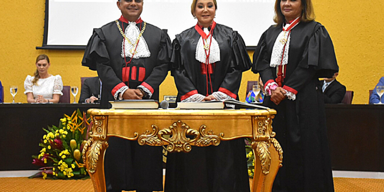 Procuradoras de Justiça tomam posse em sessão solene do Colégio de Procuradores do MPAM