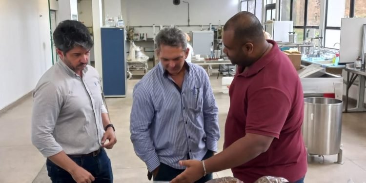 CBA reúne parceiros para induzir cadeia de fibras vegetais no Novo Remanso