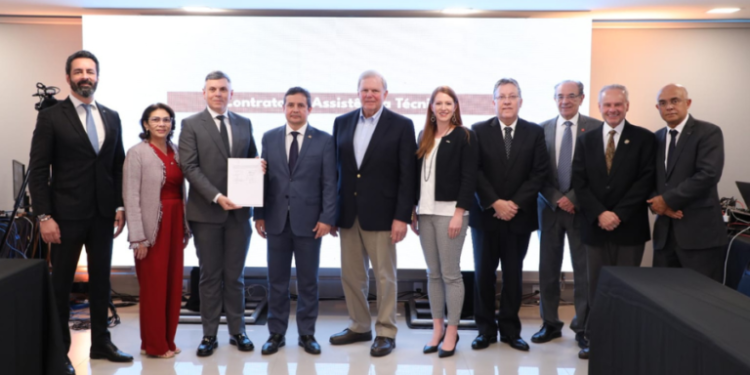 Vice-presidente do IRB, conselheiro do TCE-AM participa de acordo firmado com Agência dos Estados Unidos