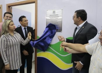 Governador Wilson Lima inaugura posto para emissão de passaporte no PAC Studio 5