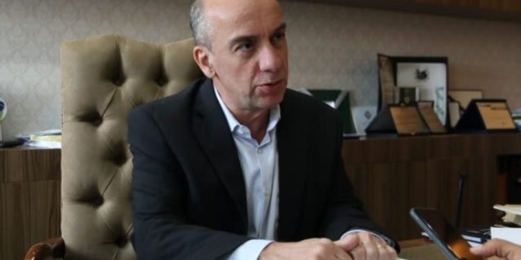 Presidente do TCE-AM suspende pregão para aquisição de materiais farmacológicos da SES-AM