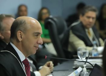 TCE-AM multa ex-presidente da Câmara de Iranduba em mais de R$535 mil