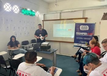 Frente Parlamentar Empreendedora realiza ação para moradores do bairro Redenção que atuam no ramo de barbearia