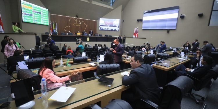 Deputados estaduais celebram reajuste de repasses para saúde