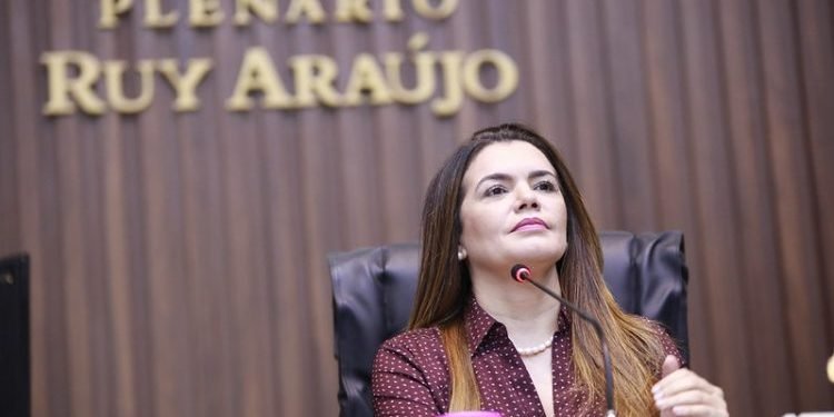 Procuradoria da Mulher da ALEAM leva campanha contra importunação sexual a Parintins