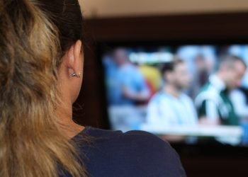 Parabólica tradicional vai deixar de funcionar:￼ saiba o que fazer para não ficar sem sinal de TV