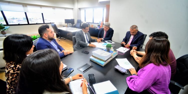 Corregedoria e Secretaria Municipal de Habitação e Assuntos Fundiários discutem ações para avanço da regularização fundiária em Manaus