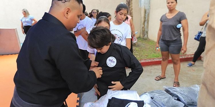 Emenda indicada pela deputada Alessandra Campelo beneficia crianças e adolescentes do Santa Etelvina, em Manaus