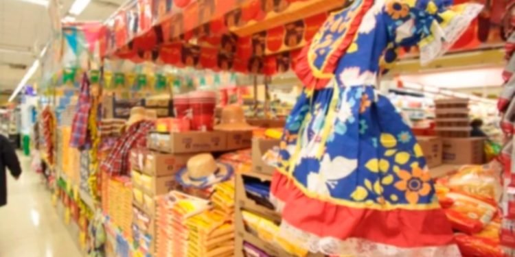 Procon-AM orienta sobre cuidados ao adquirir produtos juninos