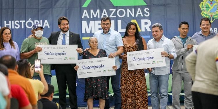 Governador Wilson Lima reassenta mais 192 famílias das comunidades da Sharp e Manaus 2000