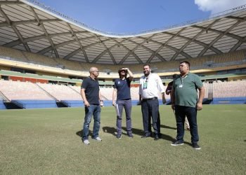 Governo do Amazonas recebe comitiva da Conmebol para avaliação técnica da Arena da Amazônia