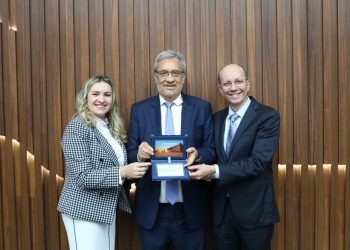 FCecon é homenageada na Aleam por seus 49 anos de serviços à população