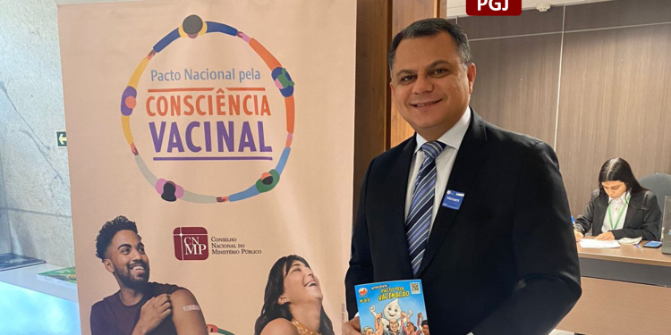 PGJ prestigia, em Brasília, o lançamento de revista em quadrinhos do MPT sobre a vacinação