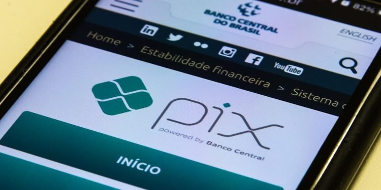 Crescimento do Pix movimenta a economia brasileira