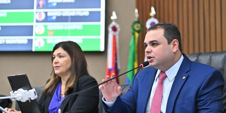 Projeto de Lei de Roberto Cidade regulamenta a Política Estadual de ‘Food Trucks’ para impulsionar o mercado e aquecer a economia