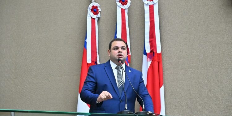 Aleam aprova PL de Roberto Cidade que dispõe diretrizes para o enfrentamento do Alzheimer