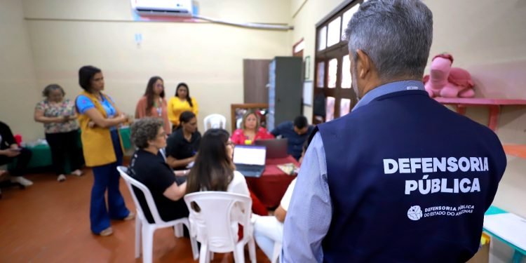 Defensoria garante a policial militar, mãe de criança com deficiência, redução da carga horária de trabalho
