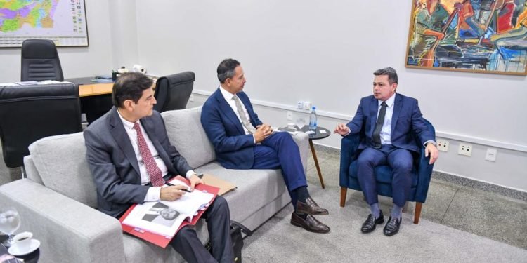 Governo do Amazonas inicia diálogo para ampliar cooperação e comércio com Peru