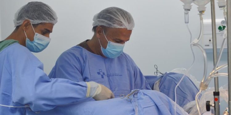 Governo do Amazonas destaca três cirurgias históricas e mais de R$200 milhões investidos na saúde