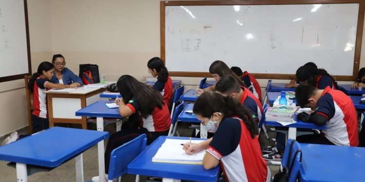 Secretaria de Educação dá início ao cronograma de reposição de aulas