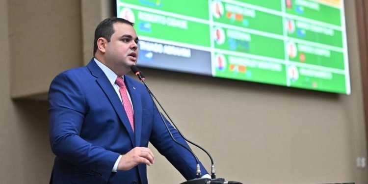 Roberto Cidade propõe criação do selo ‘Escola Amiga da Educação Inclusiva’ para adequar o ambiente escolar aos PcDs