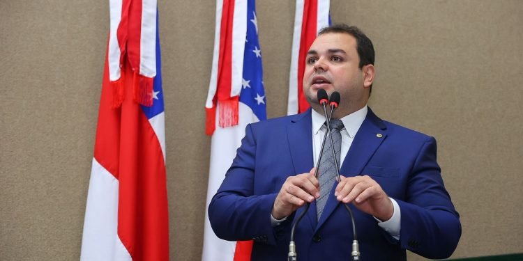 PL de Roberto Cidade propõe prioridade de matrícula a aluno na unidade de ensino onde o responsável legal esteja lotado