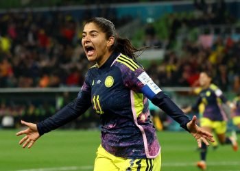 Colômbia vence para chegar às quartas pela primeira vez na história