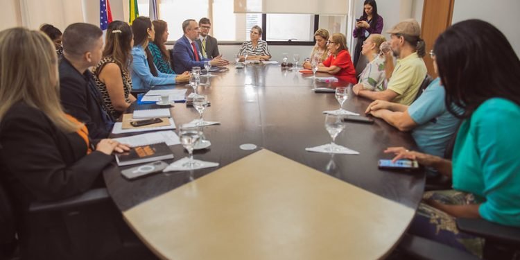 Acordos de cooperação do TJAM com associações sem fins lucrativos e Seap buscam viabilizar a inserção de mulheres vítimas de violência doméstica ou em vulnerabilidade social no mercado de trabalho