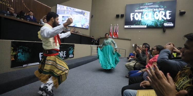 Assembleia enaltece manifestações folclóricas do Estado e realiza Sessão Especial para celebrar o Dia do Folclore