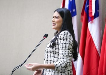 Deputada Mayra Dias apresenta PL de incentivo à amamentação no primeiro dia após recesso parlamentar