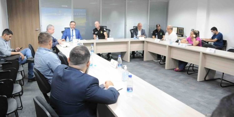 Secretário de Estado de Segurança Pública, general Carlos Alberto Mansur participa de reunião com a PF, PRF, PMAM, PC-AM e Seap
