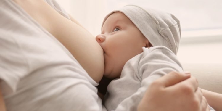 Aleitamento materno reduz riscos de infecções na infância em até 70%, destaca Segeam