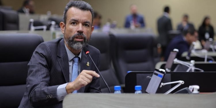 Peixoto defende pavimentação da BR-319 e destaca importância econômica da rodovia