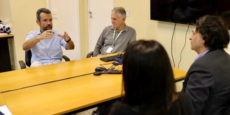 Em articulação de Peixoto, Prefeitura e operadoras de telefonia se reúnem para avançar o sinal de 5G