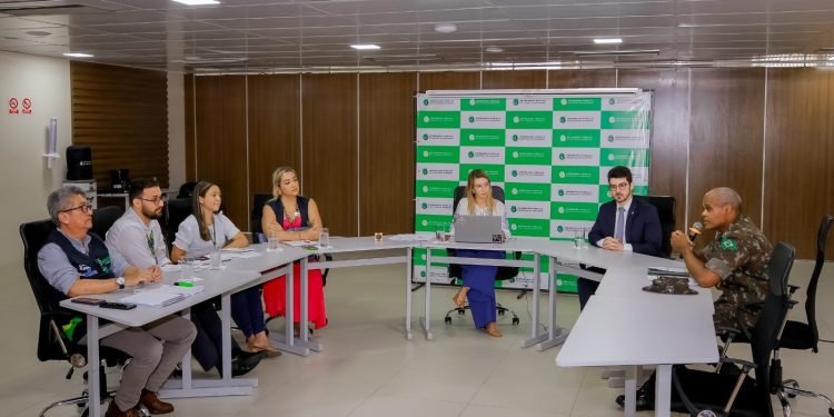 Defensoria dialoga com gestores do hospital de São Gabriel da Cachoeira sobre melhorias no serviço de saúde