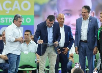 Com ministro da Educação, Wilson Lima lança ‘Amazonas + Alfabetizado’ e avança em ações para reforçar qualidade do ensino