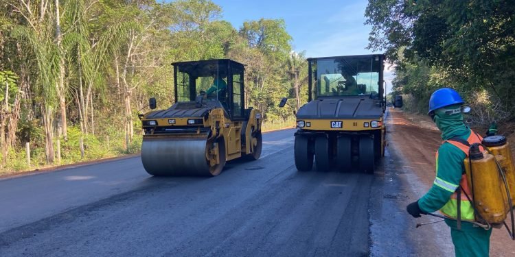 Governo do Amazonas avança com obras de revitalização e modernização na rodovia AM-352