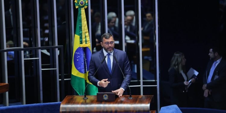 No Senado, Wilson Lima diz que é necessário proteger a Zona Franca para proteger a floresta